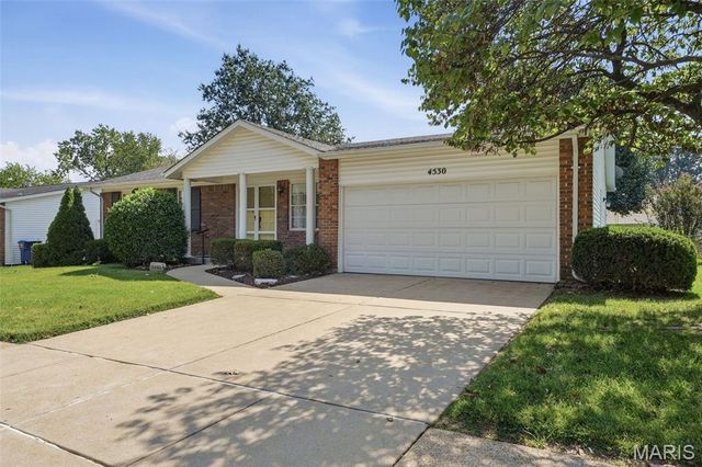 4530 Firelight Drive, Oakville, MO 63129