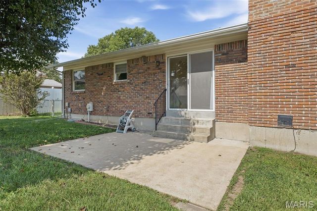 4530 Firelight Drive, Oakville, MO 63129