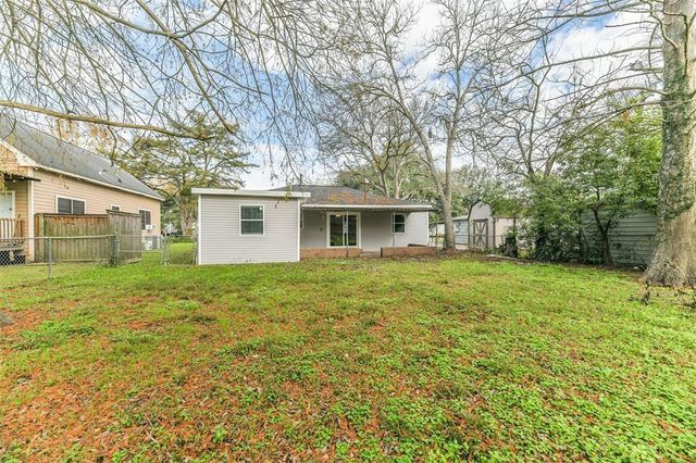 1309 W Lang Street, Alvin, TX 77511