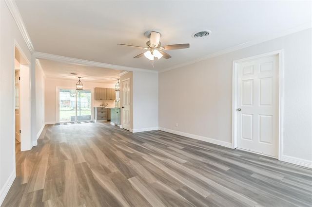 1309 W Lang Street, Alvin, TX 77511