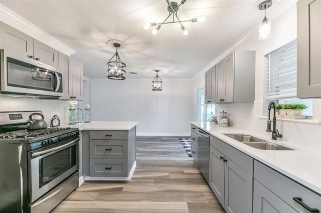 1309 W Lang Street, Alvin, TX 77511