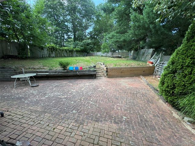 59 Bushwick Street, Melville, NY 11747