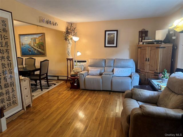59 Bushwick Street, Melville, NY 11747