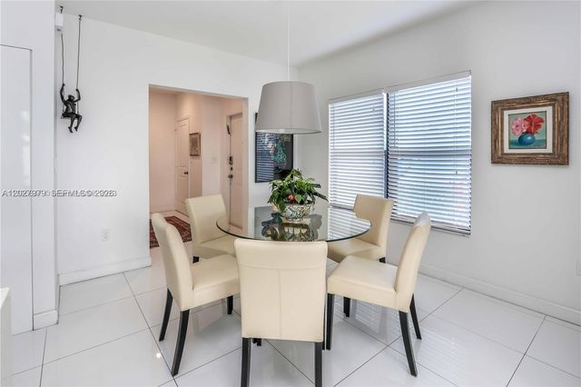 476 NE 194th Ter, Miami, FL 33179