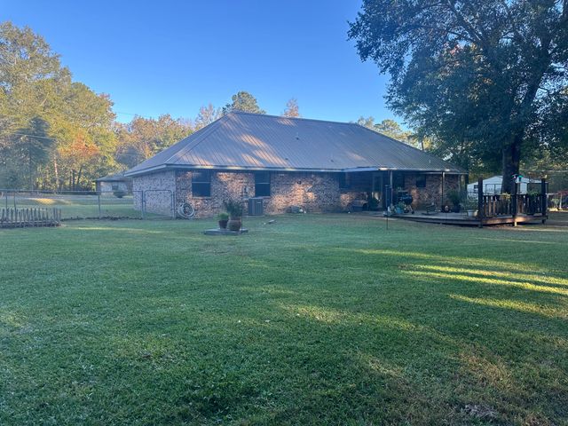 196 Lena Beth Dr, Leesville, LA 71446