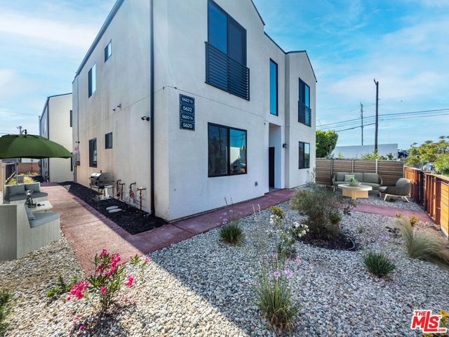 5622 Willowcrest Avenue, North Hollywood, CA 91601