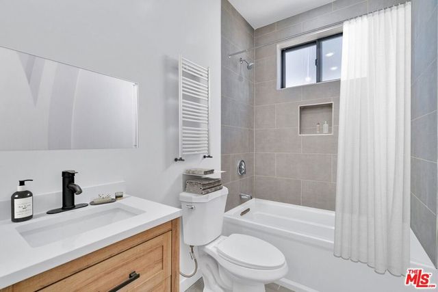 5622 Willowcrest Avenue, North Hollywood, CA 91601