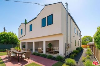 5622 Willowcrest Avenue, North Hollywood, CA 91601