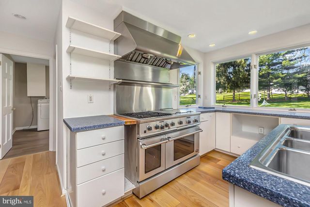 60 PAUL CIR, Glen Mills, PA 19342