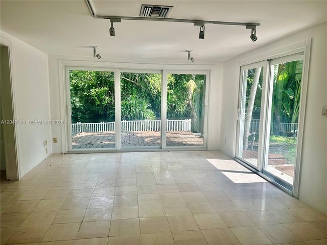 22 SE 11th St 22, Fort Lauderdale, FL 33316