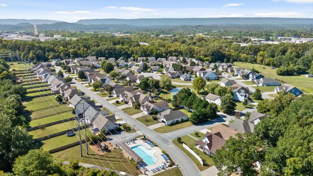 2452 Waterhaven Drive, Chattanooga, TN 37406