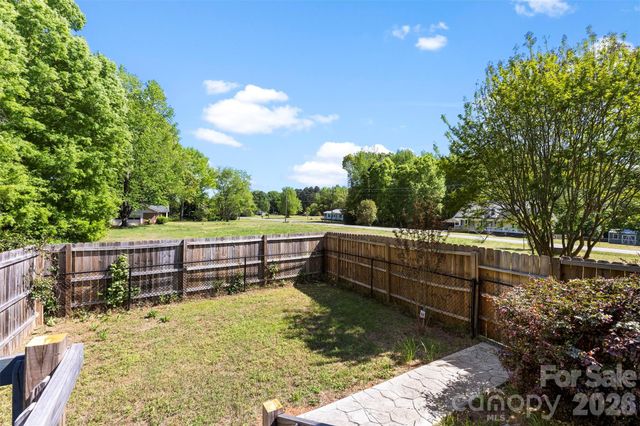 240 Old Limestone Road E, York, SC 29745