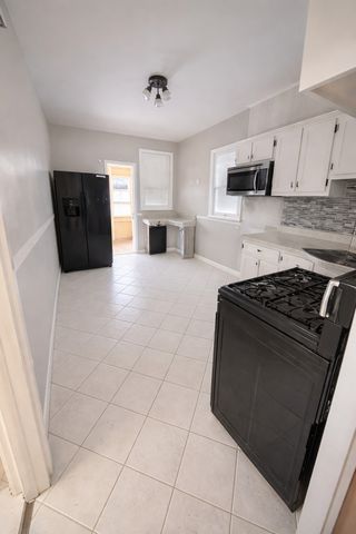 4925 W Henderson Street 1, Chicago, IL 60641