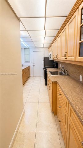 3660 NE 166th St 805, North Miami Beach, FL 33160