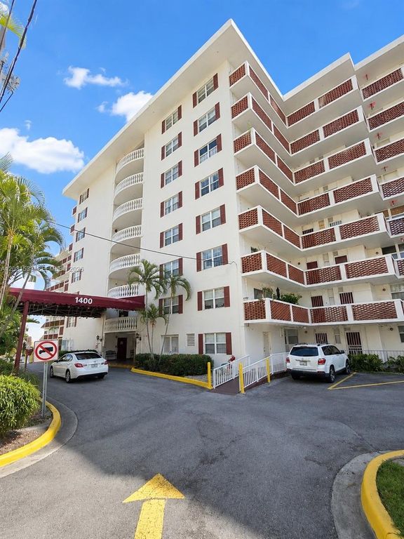 3660 NE 166th St 805, North Miami Beach, FL 33160