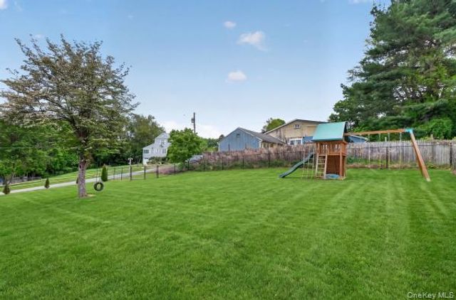 12 Hermitage Road, Brewster, NY 10509