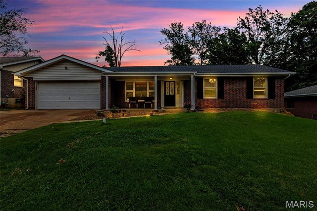 1117 Hawkstone Lane, St Louis, MO 63125