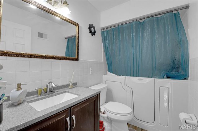 1117 Hawkstone Lane, St Louis, MO 63125
