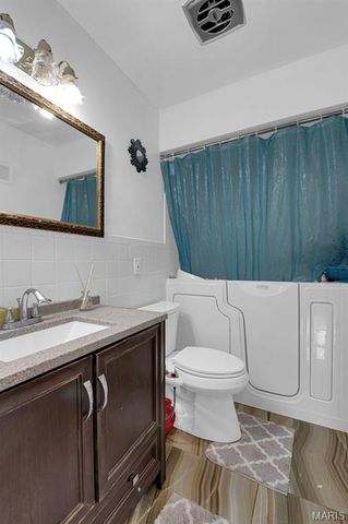 1117 Hawkstone Lane, St Louis, MO 63125