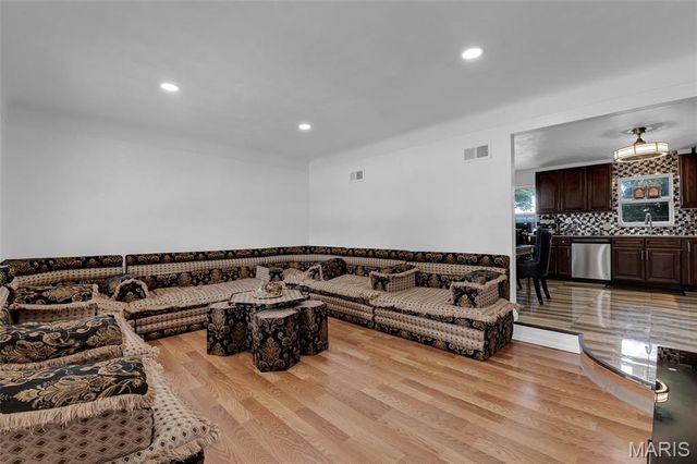 1117 Hawkstone Lane, St Louis, MO 63125