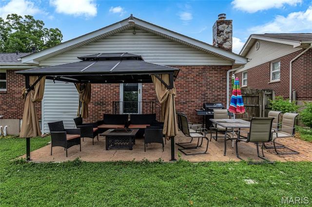 1117 Hawkstone Lane, St Louis, MO 63125