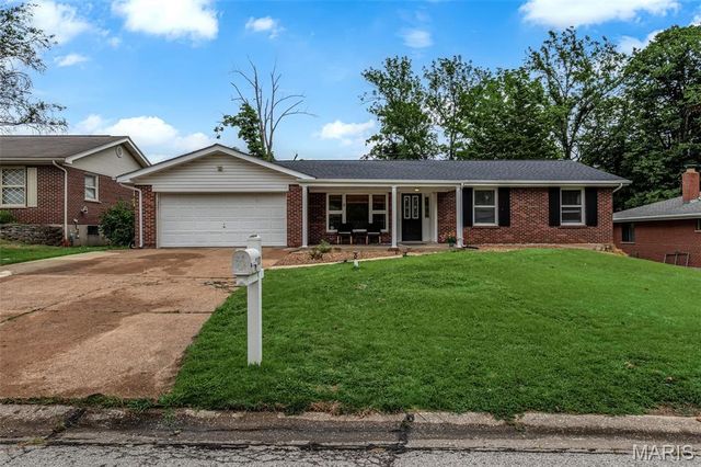 1117 Hawkstone Lane, St Louis, MO 63125