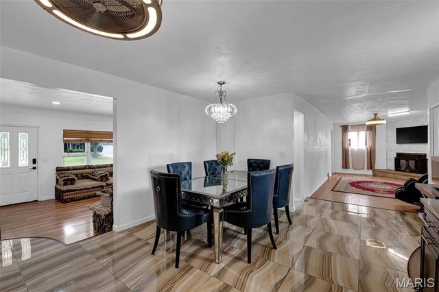 1117 Hawkstone Lane, St Louis, MO 63125