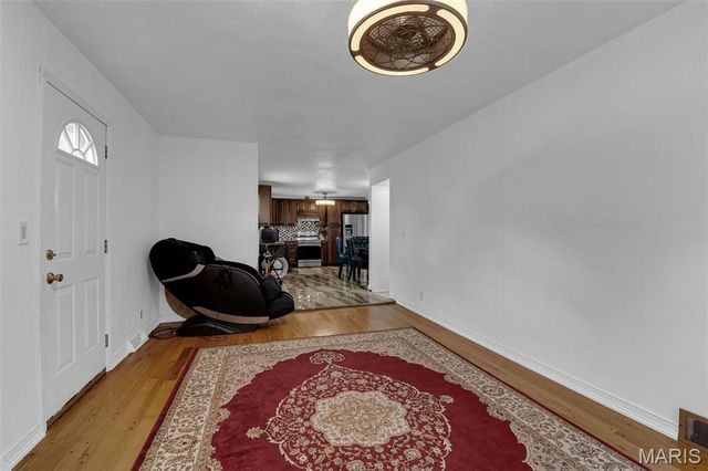 1117 Hawkstone Lane, St Louis, MO 63125