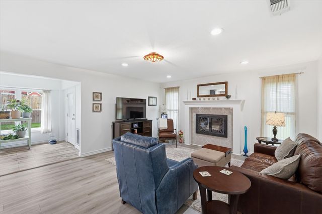 2317 Quail Lane, Grapevine, TX 76051