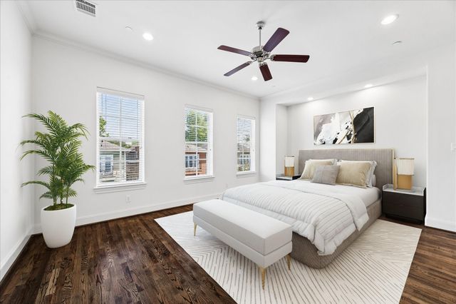 2733 Cortlandt Street, Houston, TX 77008