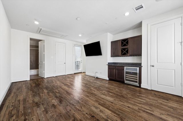 2733 Cortlandt Street, Houston, TX 77008