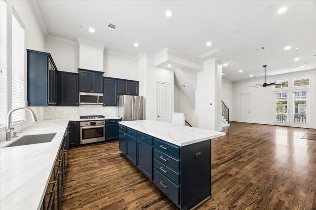 2733 Cortlandt Street, Houston, TX 77008