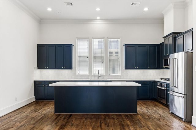 2733 Cortlandt Street, Houston, TX 77008