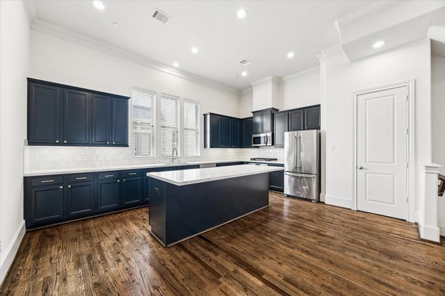 2733 Cortlandt Street, Houston, TX 77008