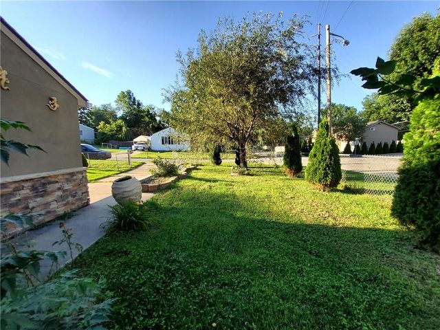 4401 Claudine Lane, Kansas City, KS 66102