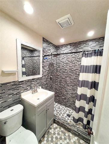 4401 Claudine Lane, Kansas City, KS 66102