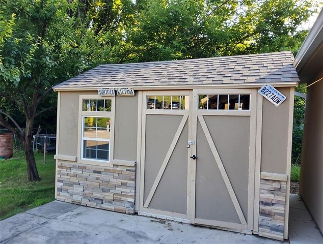 4401 Claudine Lane, Kansas City, KS 66102