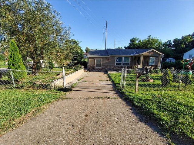 4401 Claudine Lane, Kansas City, KS 66102