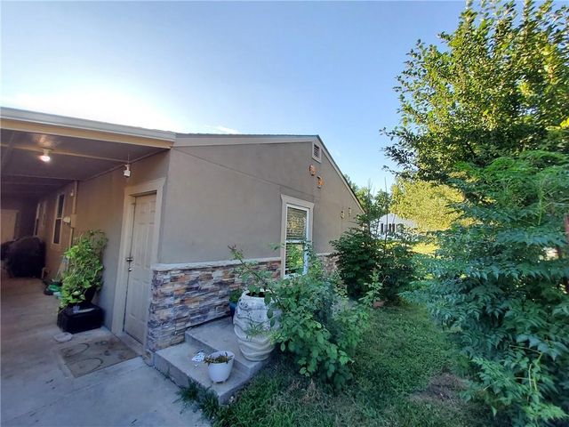 4401 Claudine Lane, Kansas City, KS 66102