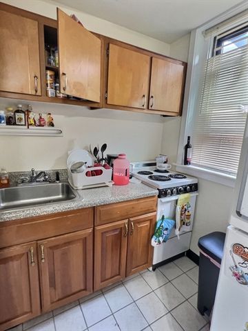 1482 Beacon 22, Brookline, MA 02446