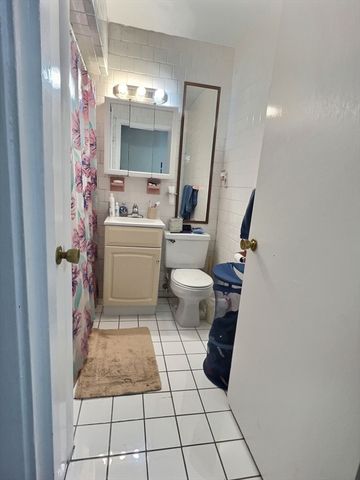 1482 Beacon 22, Brookline, MA 02446