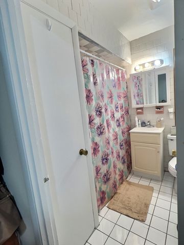 1482 Beacon 22, Brookline, MA 02446