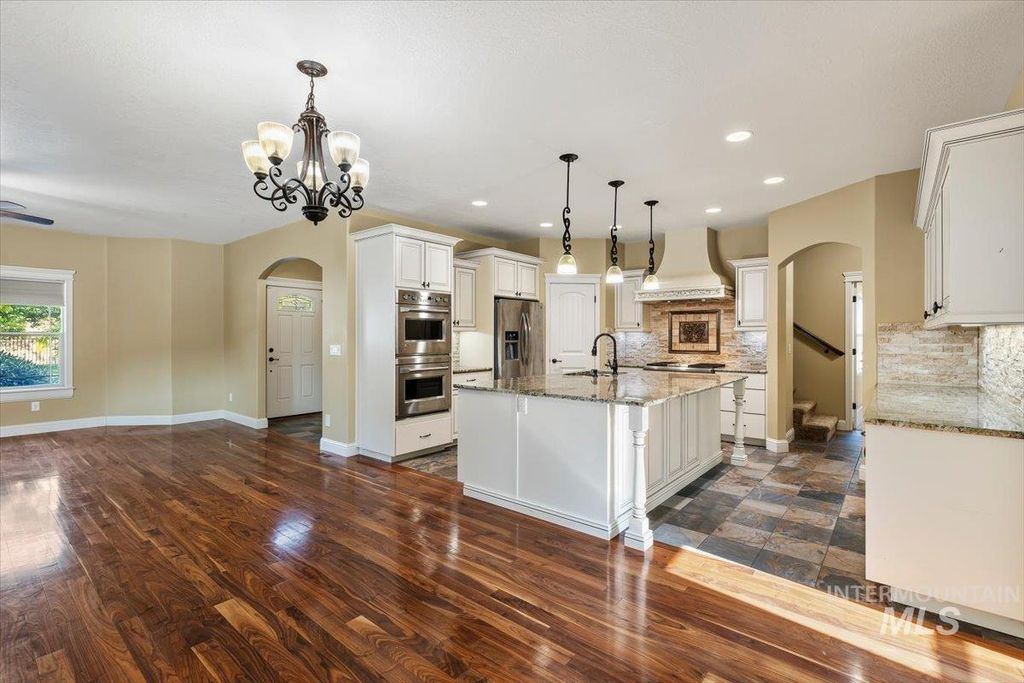 654 S Whisperwood Way, Boise, ID 83709 photo 4