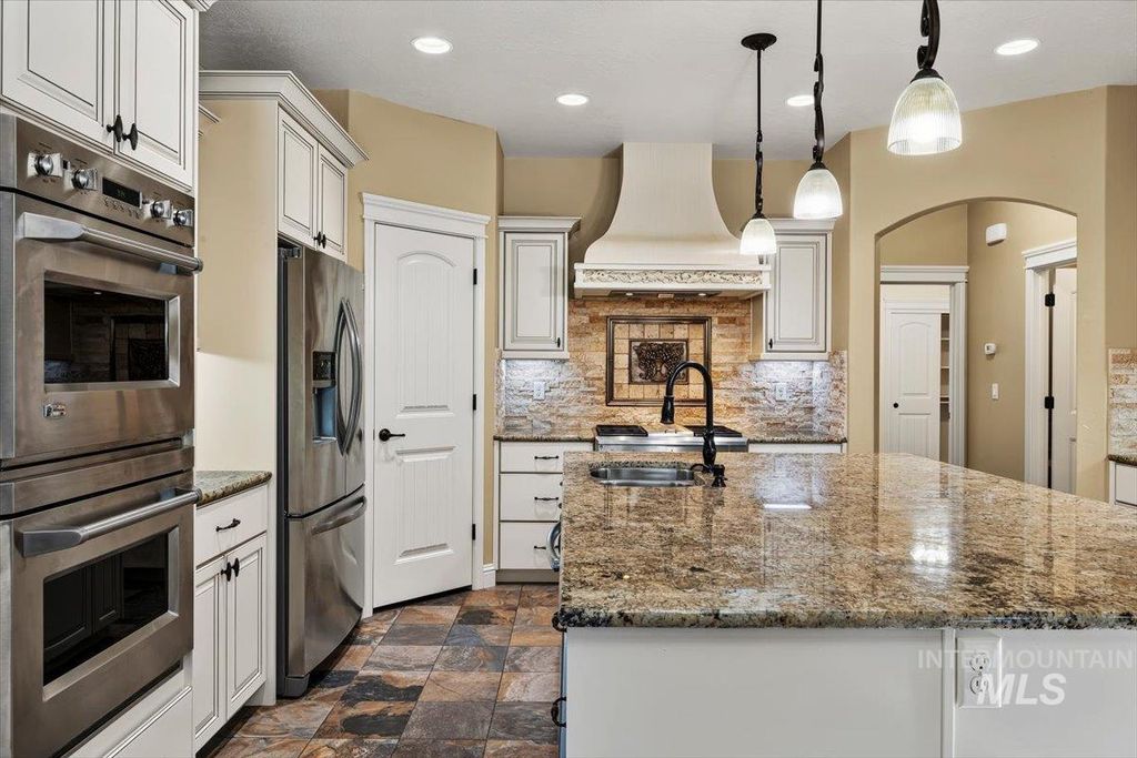 654 S Whisperwood Way, Boise, ID 83709 photo 5