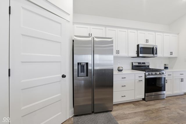 953 S Lantern Lane, Ellettsville, IN 47429