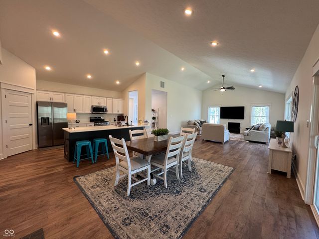953 S Lantern Lane, Ellettsville, IN 47429