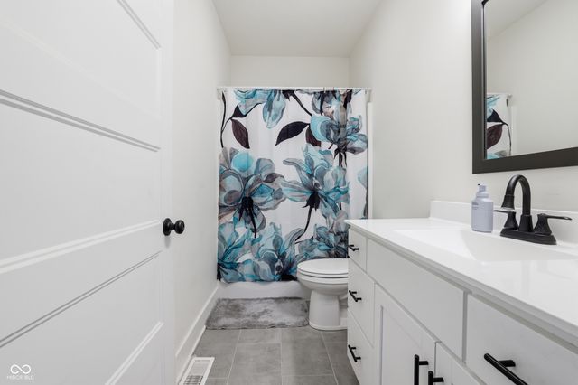 953 S Lantern Lane, Ellettsville, IN 47429
