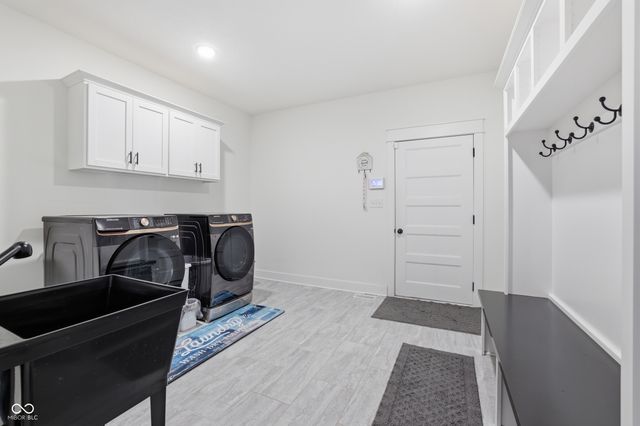 953 S Lantern Lane, Ellettsville, IN 47429