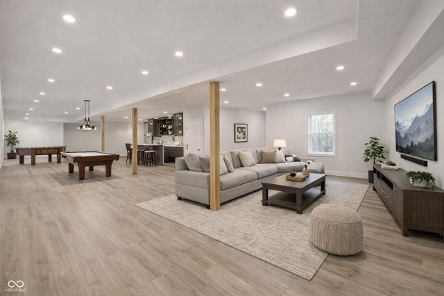 953 S Lantern Lane, Ellettsville, IN 47429