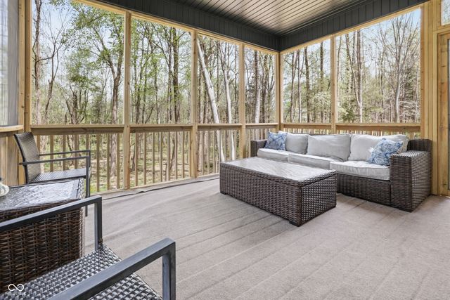 953 S Lantern Lane, Ellettsville, IN 47429